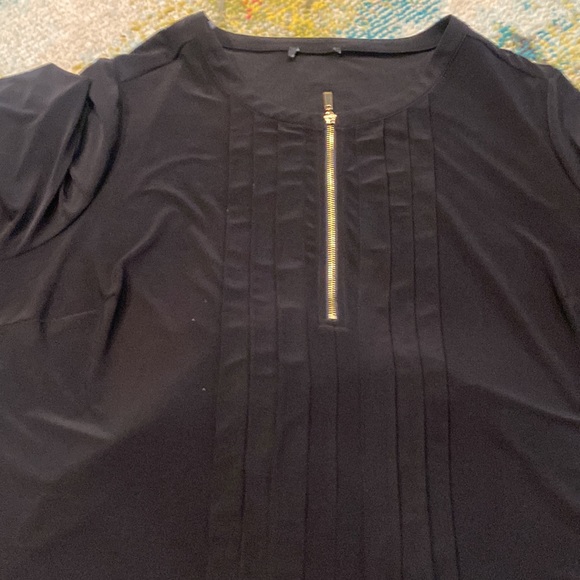 Black zippered front and pleated dress top - Picture 3 of 3